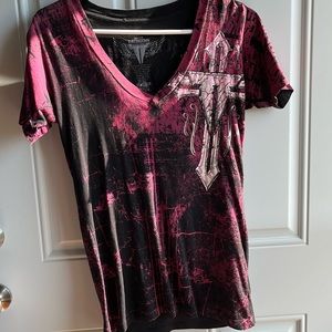 Like new women’s short sleeve Throwdown tee